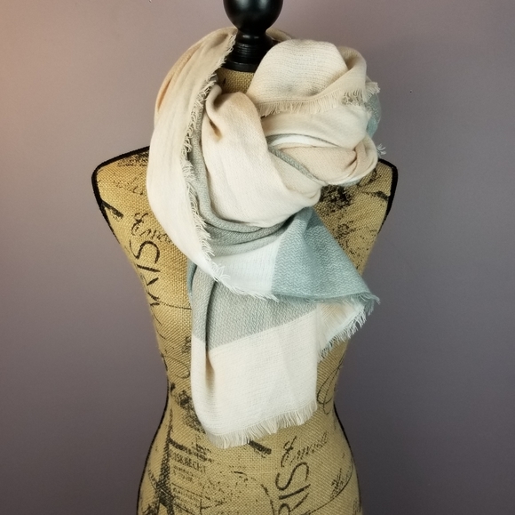 Studio NYC Scarf Striped Wrap Shawl Amiee Lynn - Picture 4 of 5